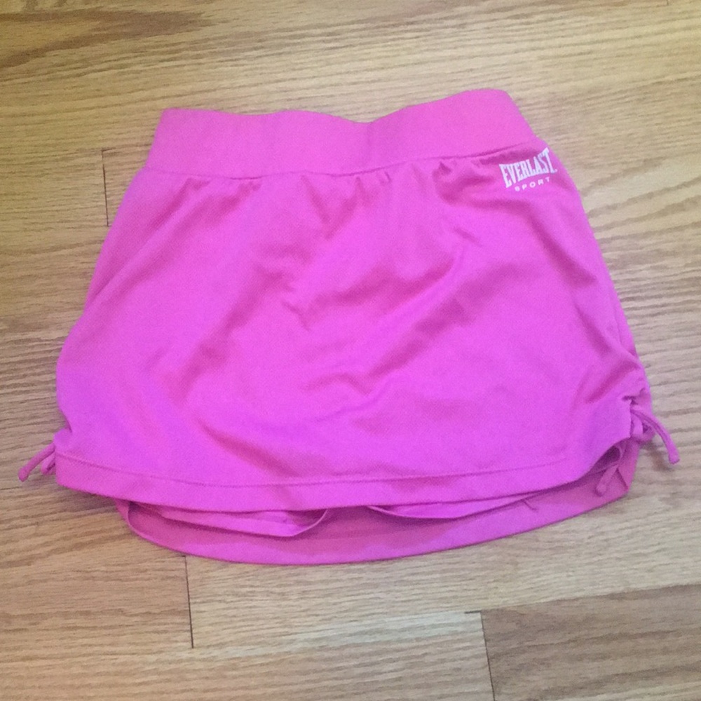 NWOT Hot pink sports skirt/skort